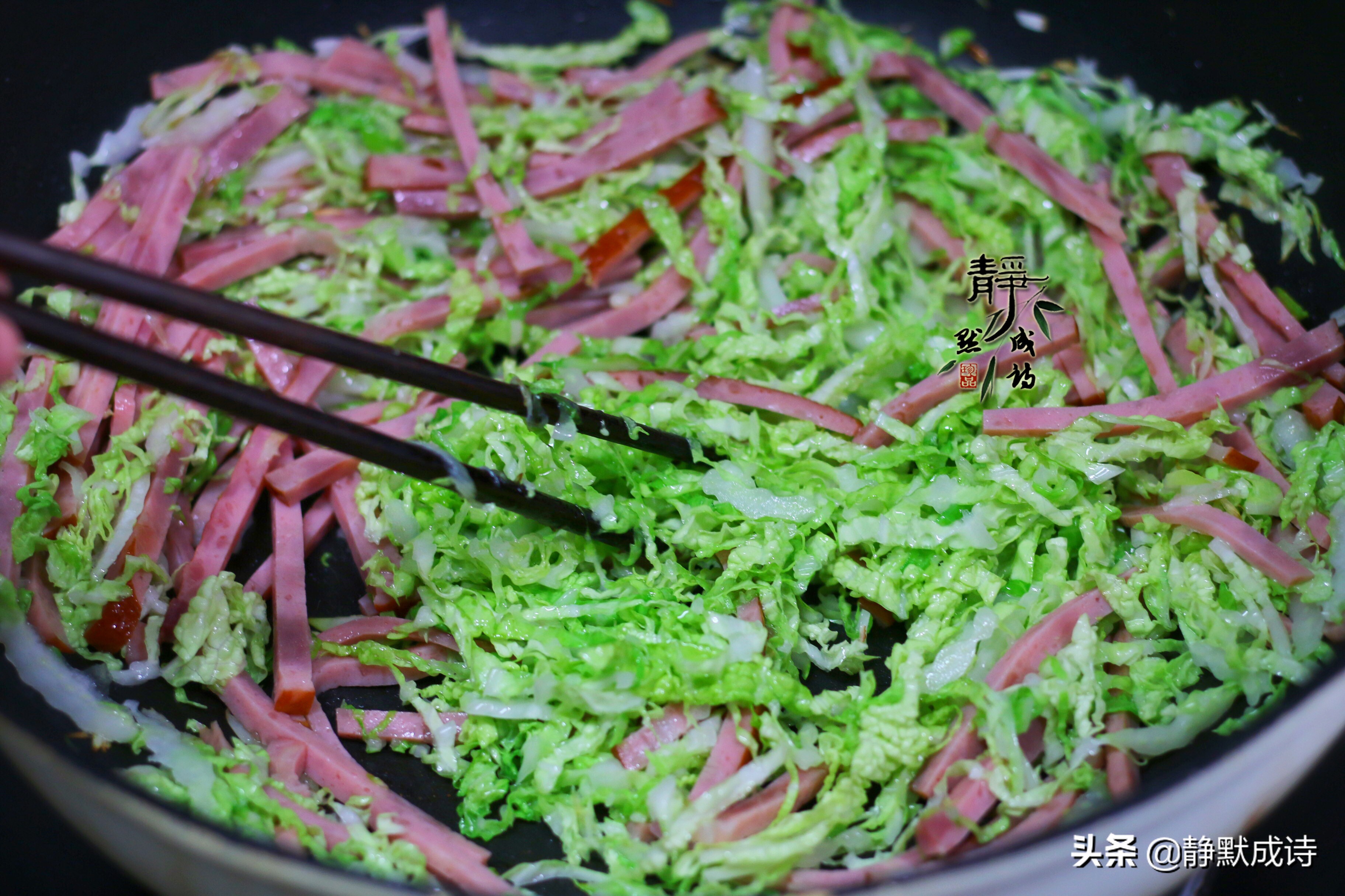 蛋炒饭简单做法,如何制作蛋炒饭