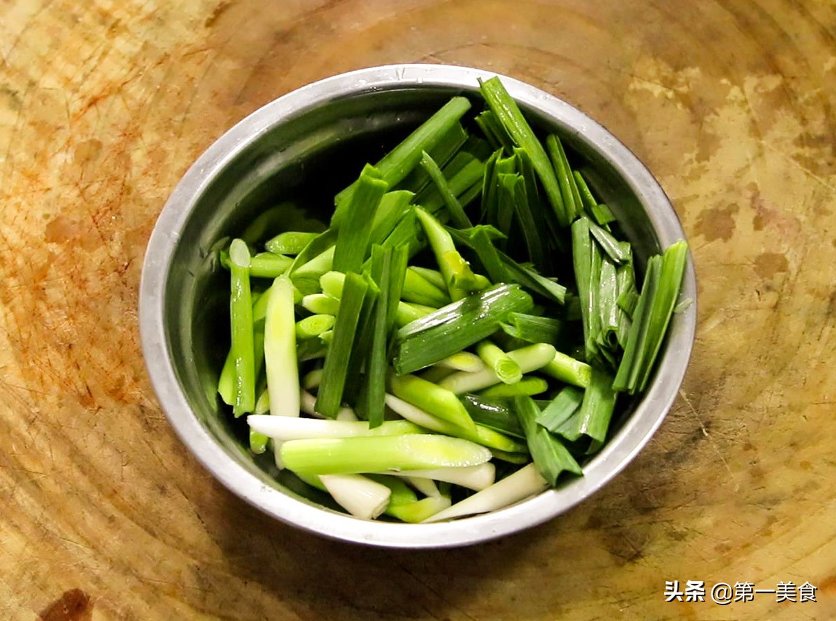 春天，这菜是个宝！维C是苹果的7倍，鲜嫩美味正当时，给肉都不换