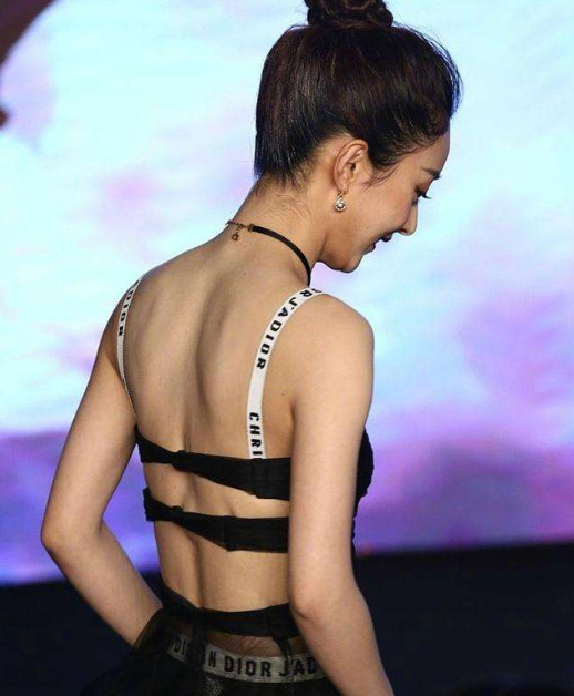 赵丽颖的奶有多大图片(赵丽颖生娃后恢复身材) - 赤虎壹号