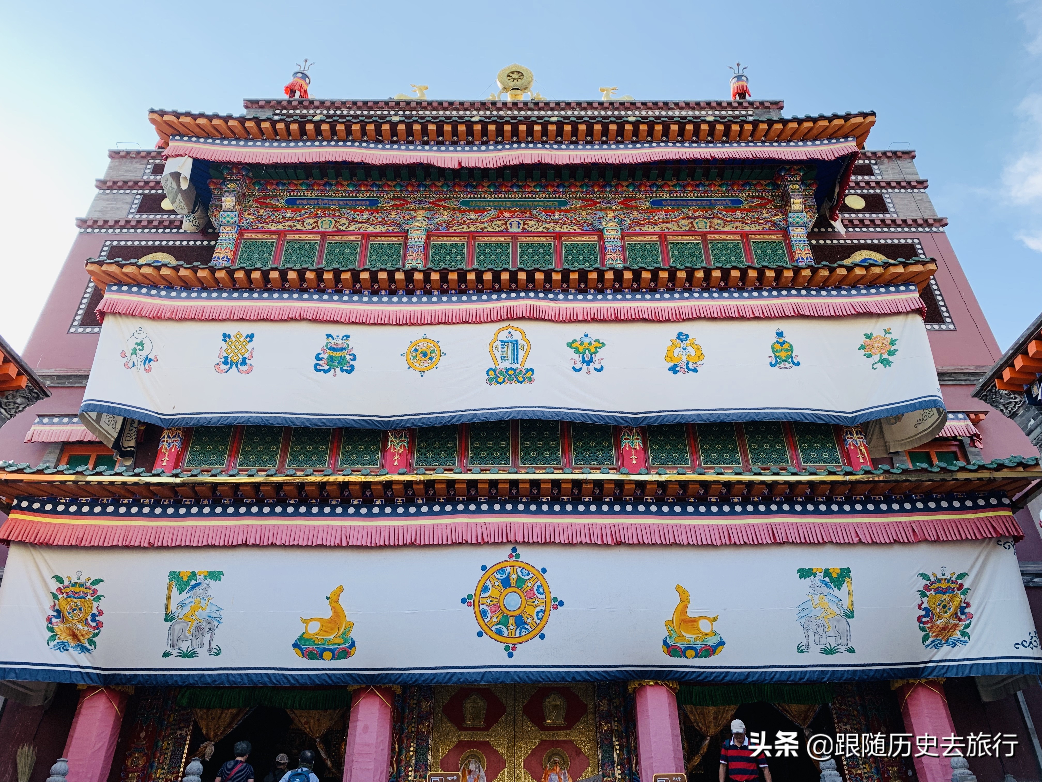 西宁这座佛教胜地塔尔寺，庄严神圣宏伟壮观，历经600年享誉世界