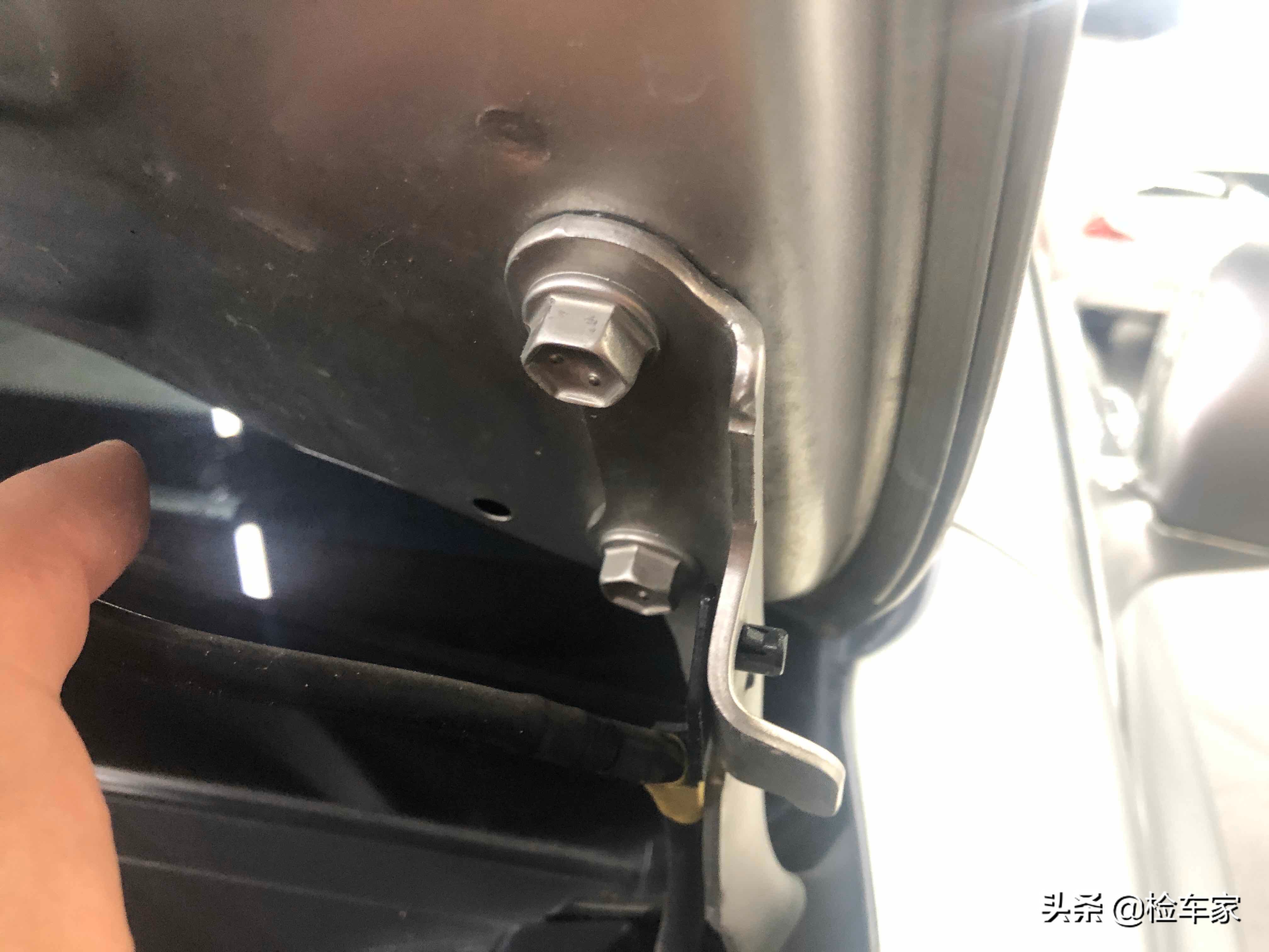 行将腐朽，08年的丰田皇冠要价15万，00后：大叔的世界不懂