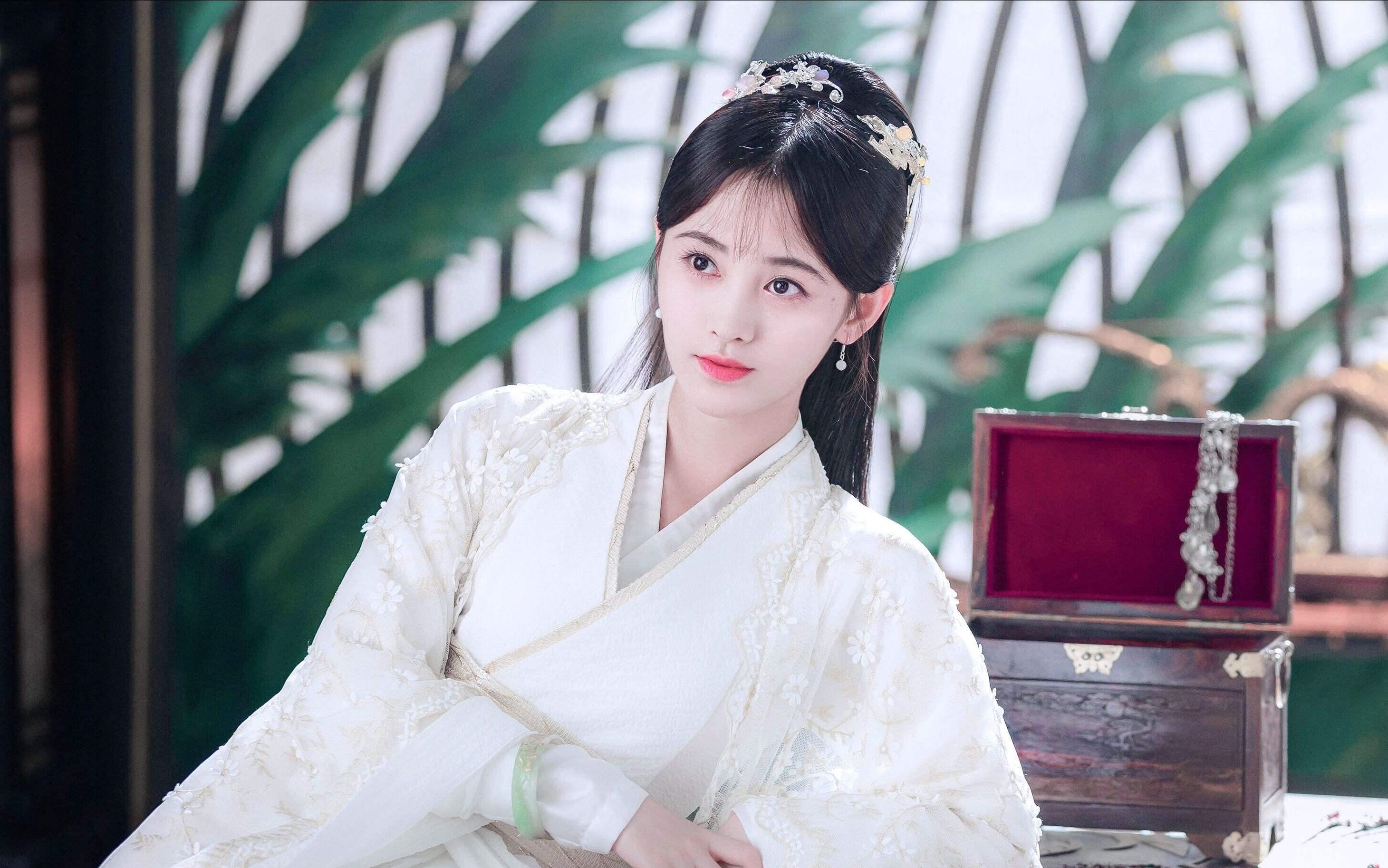 鞠婧祎是有天赋又努力的野心家，一直打破单一“四千年美女”印记