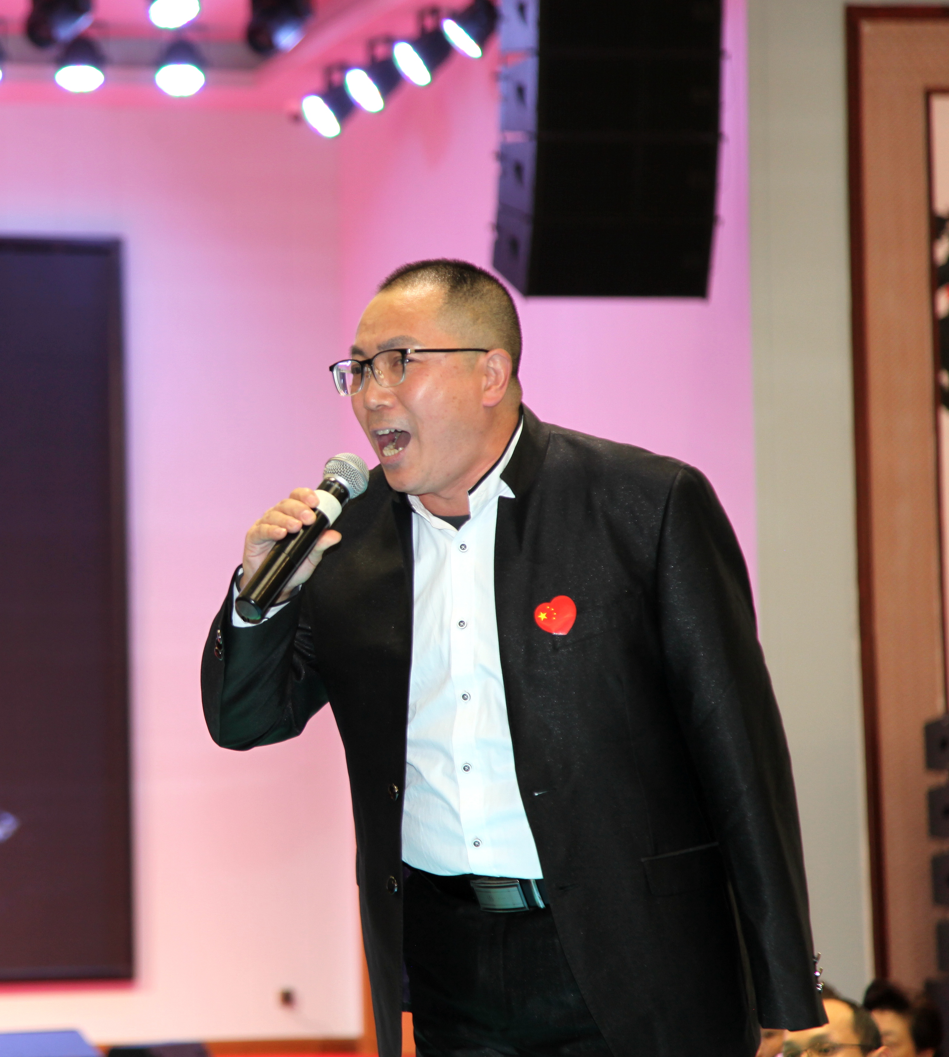 共享蓝天助残公益音乐会在成都举行