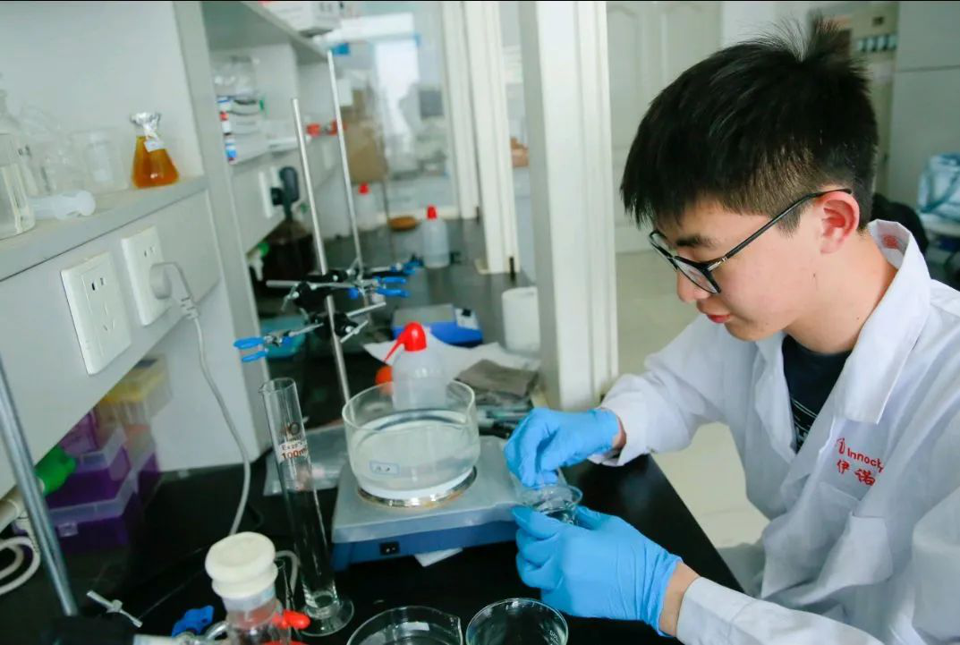 南京“超豪华”大学：别墅宿舍，配备电梯、空调、独卫，坐拥影院、游泳馆、健身房！