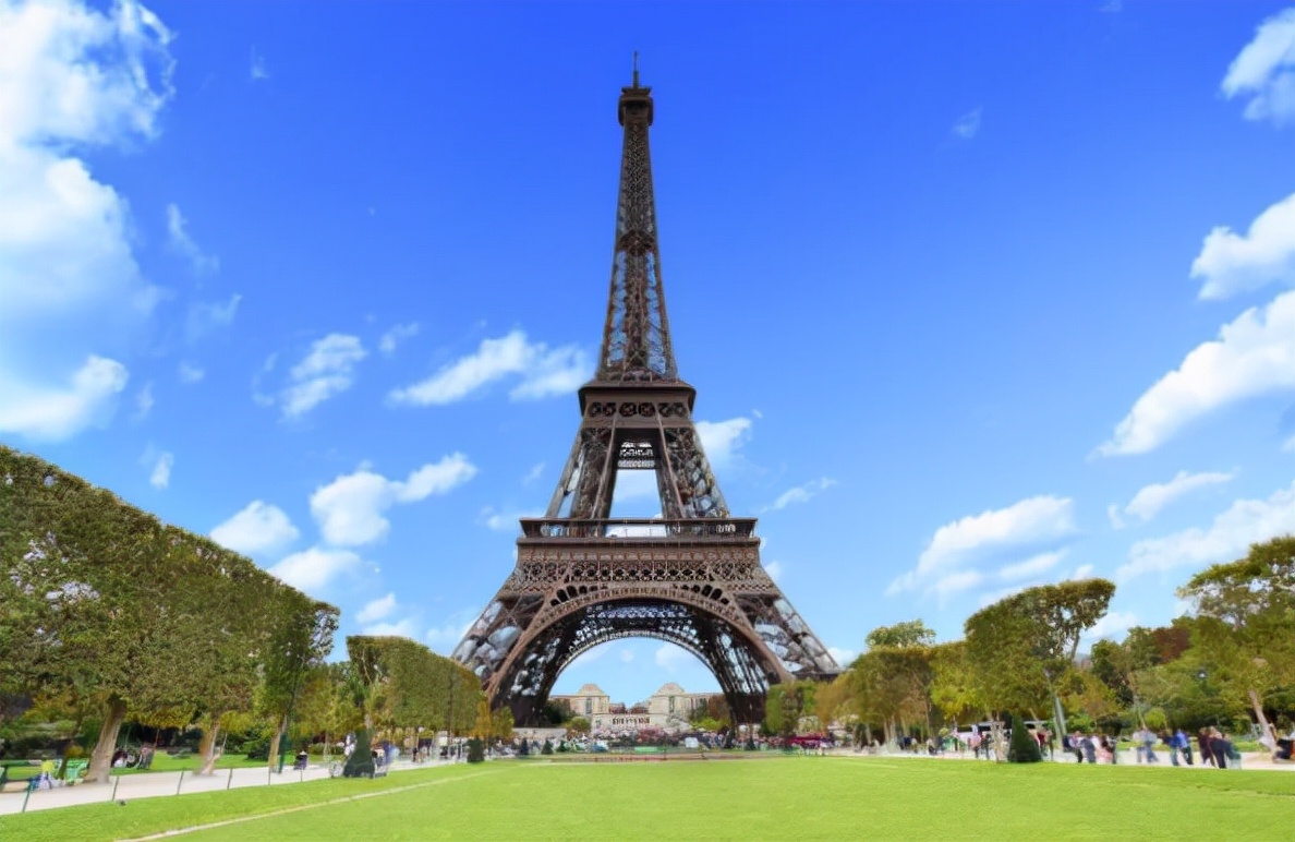 巴黎铁塔的英文唯美句子_晶羽科技