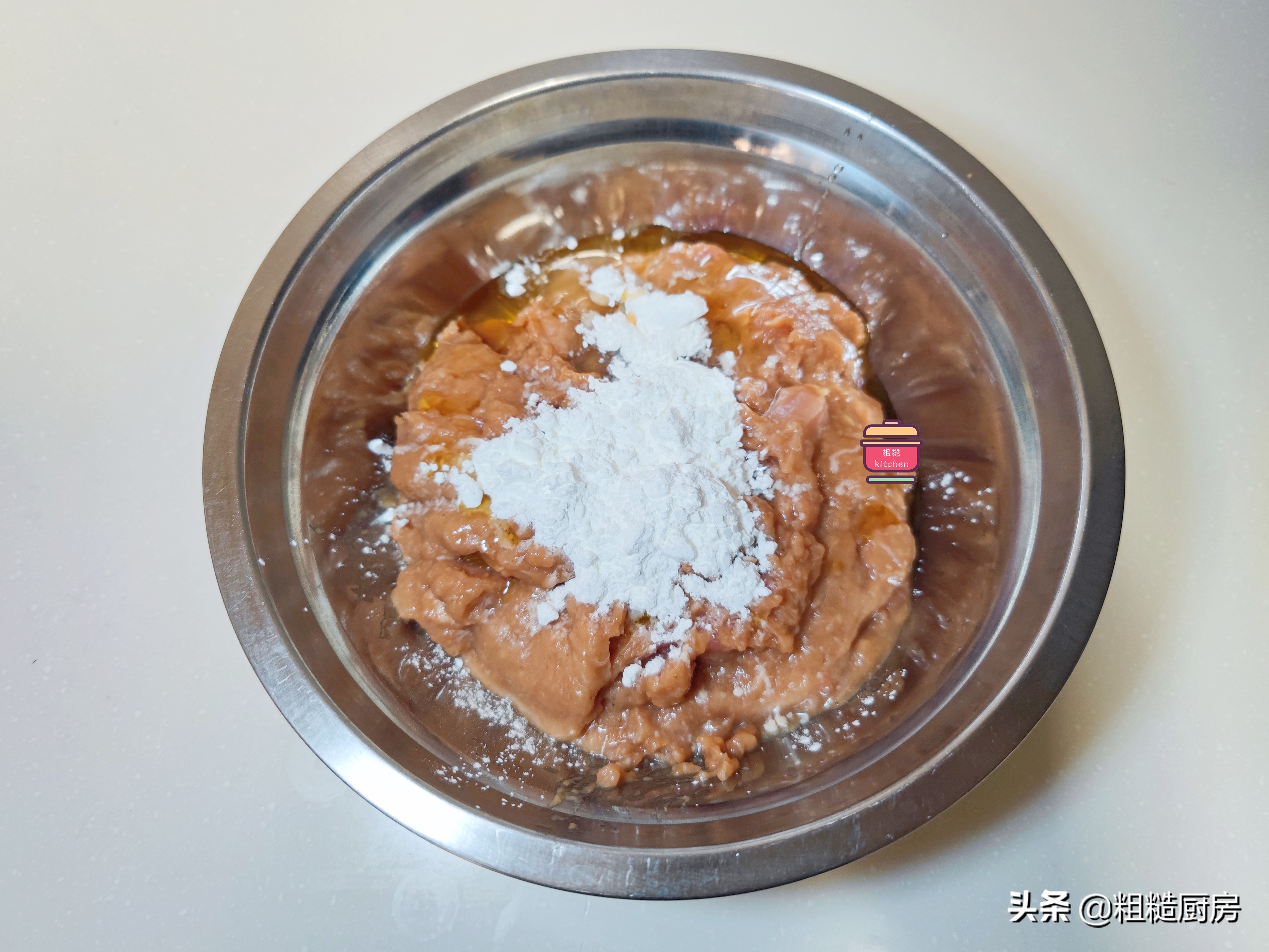 自制炸肉丸，外酥里嫩，肉香十足，能涮火锅能炖菜，孩子超爱吃