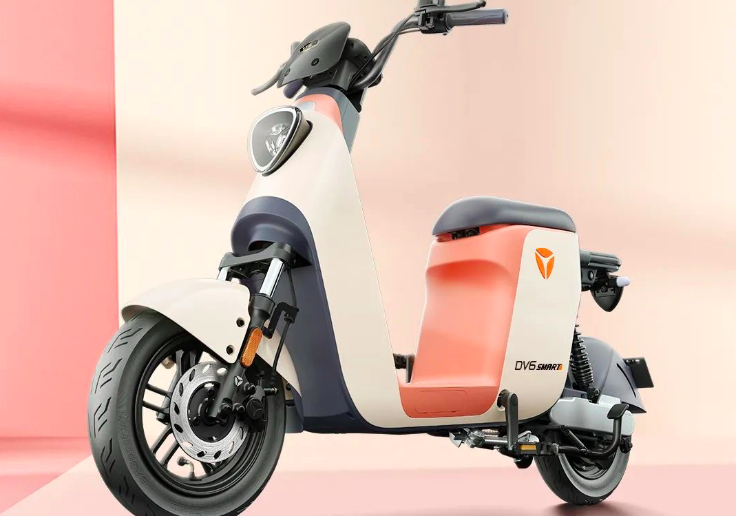 雅迪冠能二代DV6評測：搭載400W智感中置電機，續航可達100公里