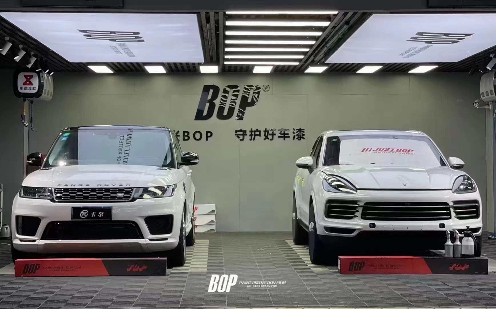 像极火辣的辣椒，来看看这辆保时捷卡宴