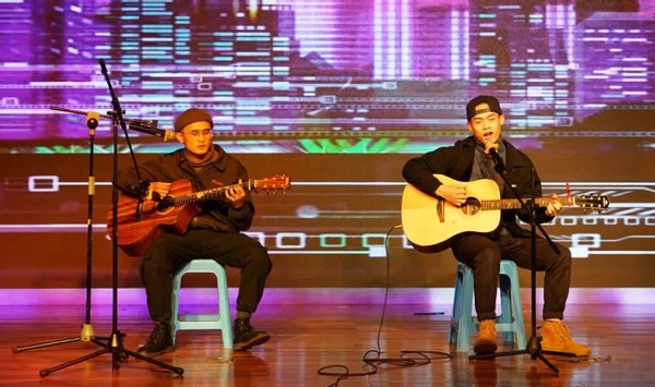 寒门状元走出广西山村，他考入985名校，毕业之际却毅然决定再回大山！