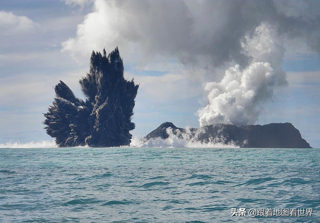 汤加王国火山爆发18天,旧岛沉入海底,却出现3倍大新岛屿