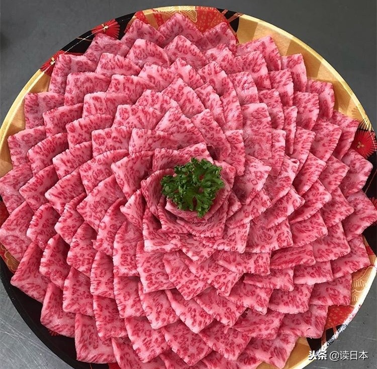 日本的和牛肉，凭什么能成为“一片肉就近千元”的天价牛肉？