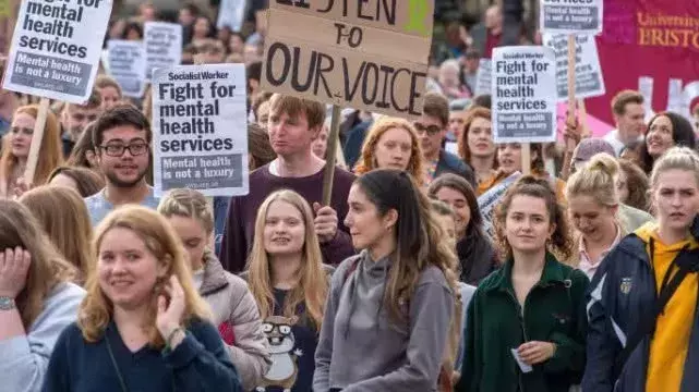 18个月12名学生自杀身亡！布里斯托大学引愤怒：为什么不作为？