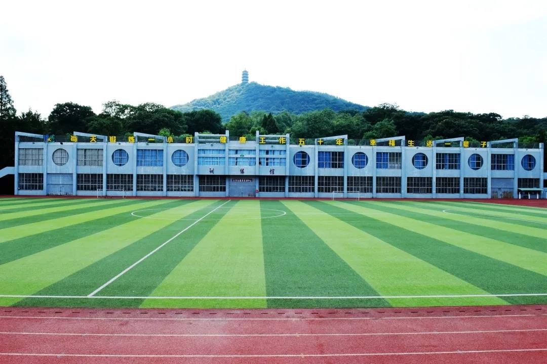 央视聚焦，中宣部“点赞”！湖北这所大学，坐落在5A级景区中