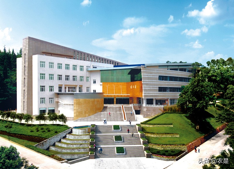 姜俊，四川农业大学，教授、博导、系主任，水产专家