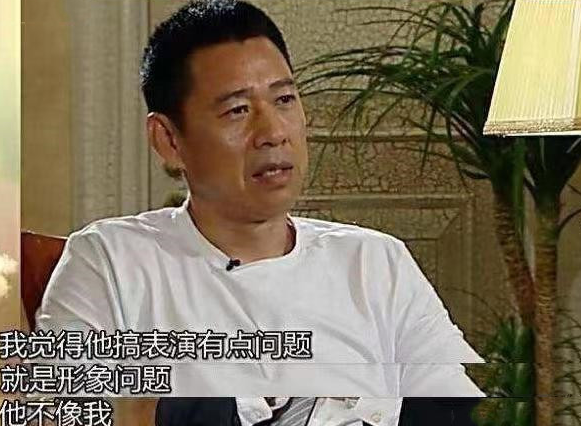 张丰毅和吕丽萍：离婚30年，人生截然不同，亲儿子和继父成一家