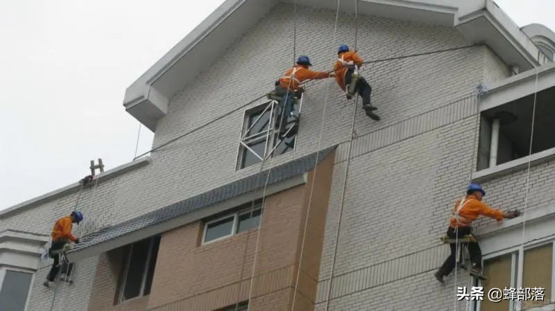 农村自建房墙体为啥会起皮掉落？如何避免和解决，2个解决方法