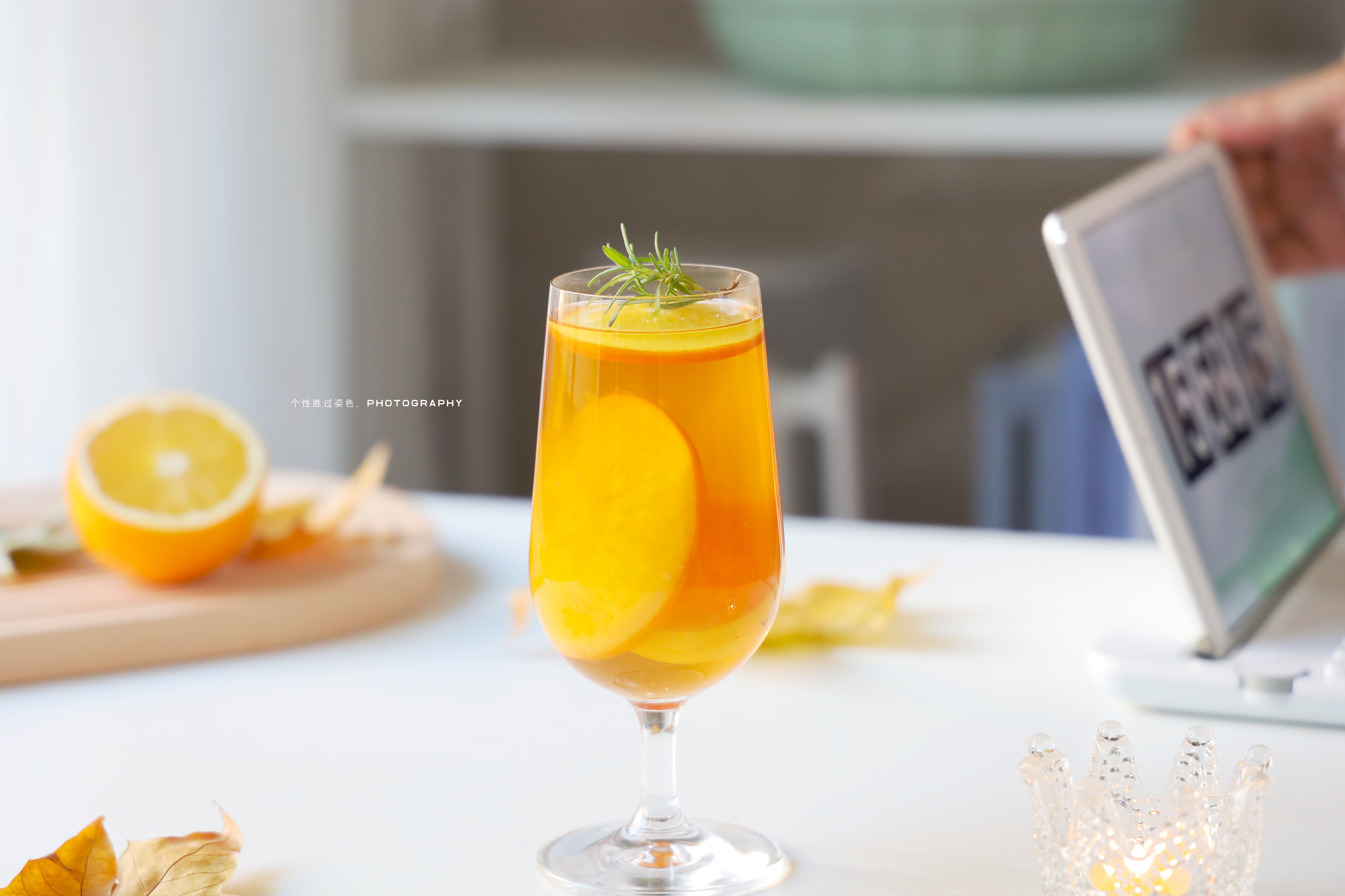 吃橙子的季节到了,买个橙子做热橙柠檬茶,清肠润肺助消化