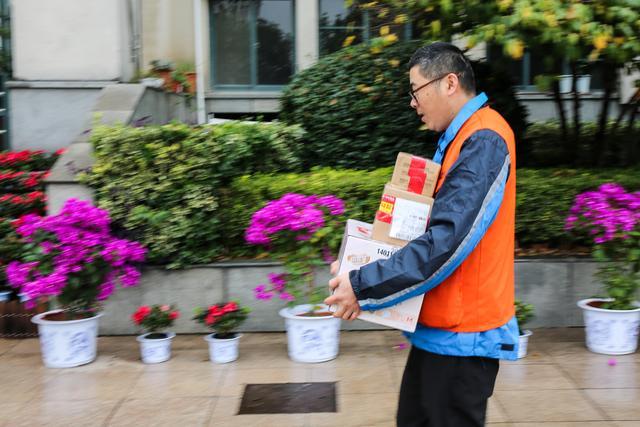 赢了马云的快递哥，还有这样一段传奇