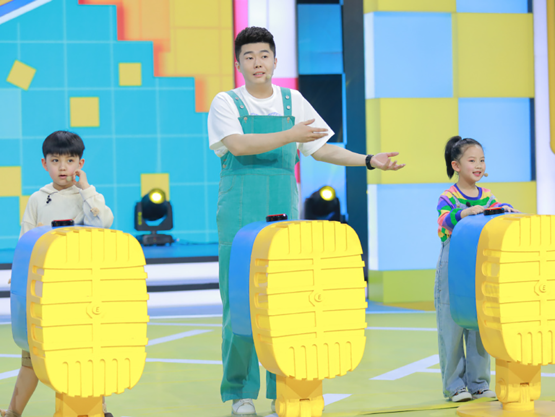 德云社演员评论区轰炸节目组，要车要酒要化妆品，队形一致有预谋