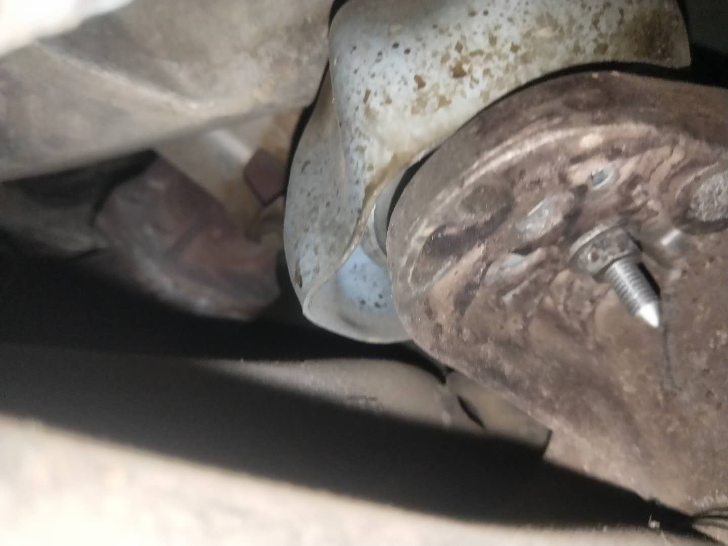 奥迪2.8V6发动机故障一大堆，最吓人的是差点把发动机甩出去