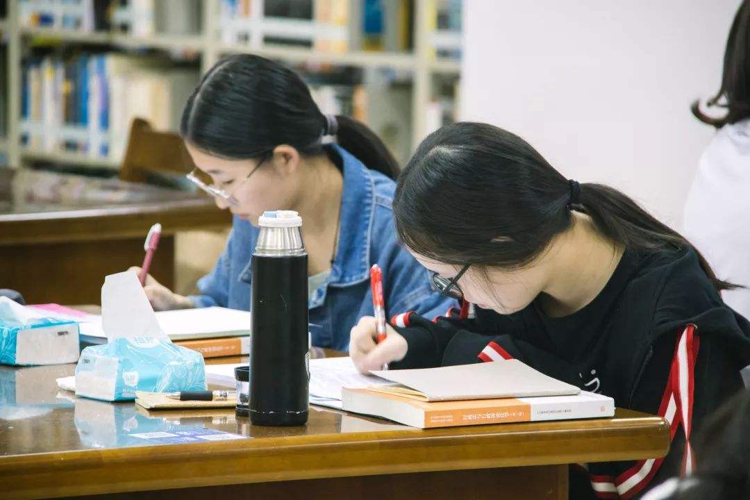 大学生公认“最难”的5场考试，四六级仅排第四，考生：我太难了