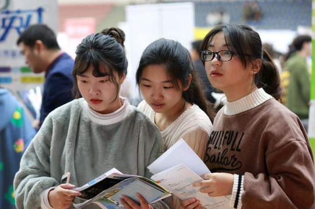 职业技术学院，与“高等专科学校”有区别，学生别等毕业后才知道