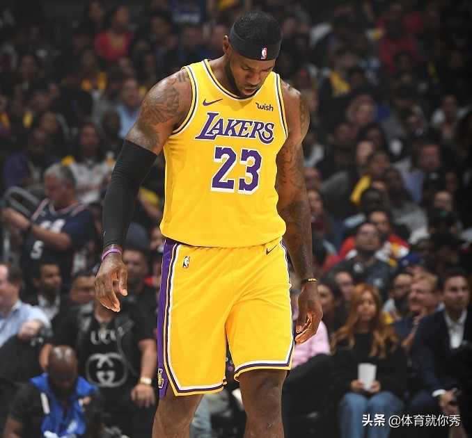 nba快船vs湖人(湖人102-112快船引热议！苏群点评一针见血，王猛感言意味深长)