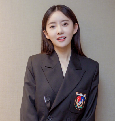 "诺澜"近照太消瘦,与男友白宇巴黎被偶遇,相恋5年好事将近?