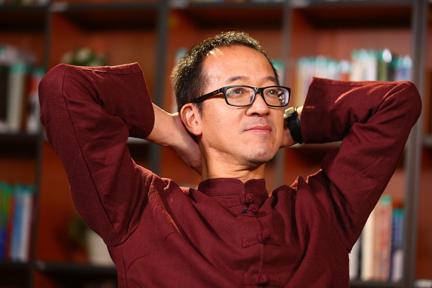 曾为学生退款400万找银行叫板，现公司市值跌2000亿，俞敏洪认老