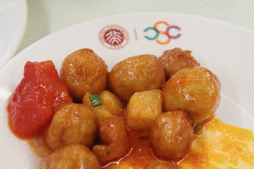 某211高校食堂一幕引热议：那些好学校的读书氛围有多震撼？