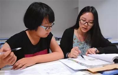 别再告诉孩子“上大学就轻松了”，大学生“裸考”成风家长也有错