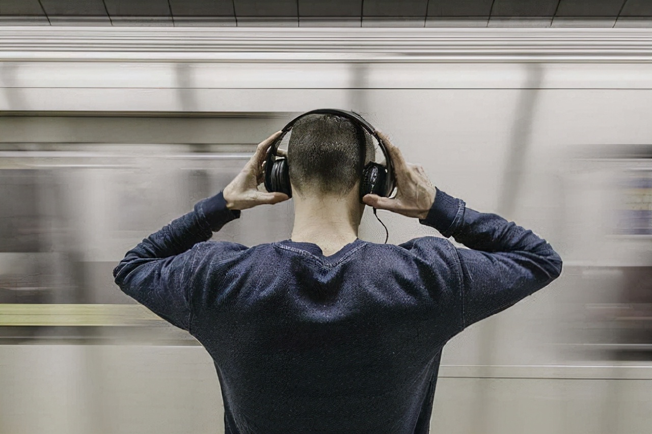 听声辨位,环绕振感 自由玩家-勋SPLENDOR电竞头戴耳机评测
