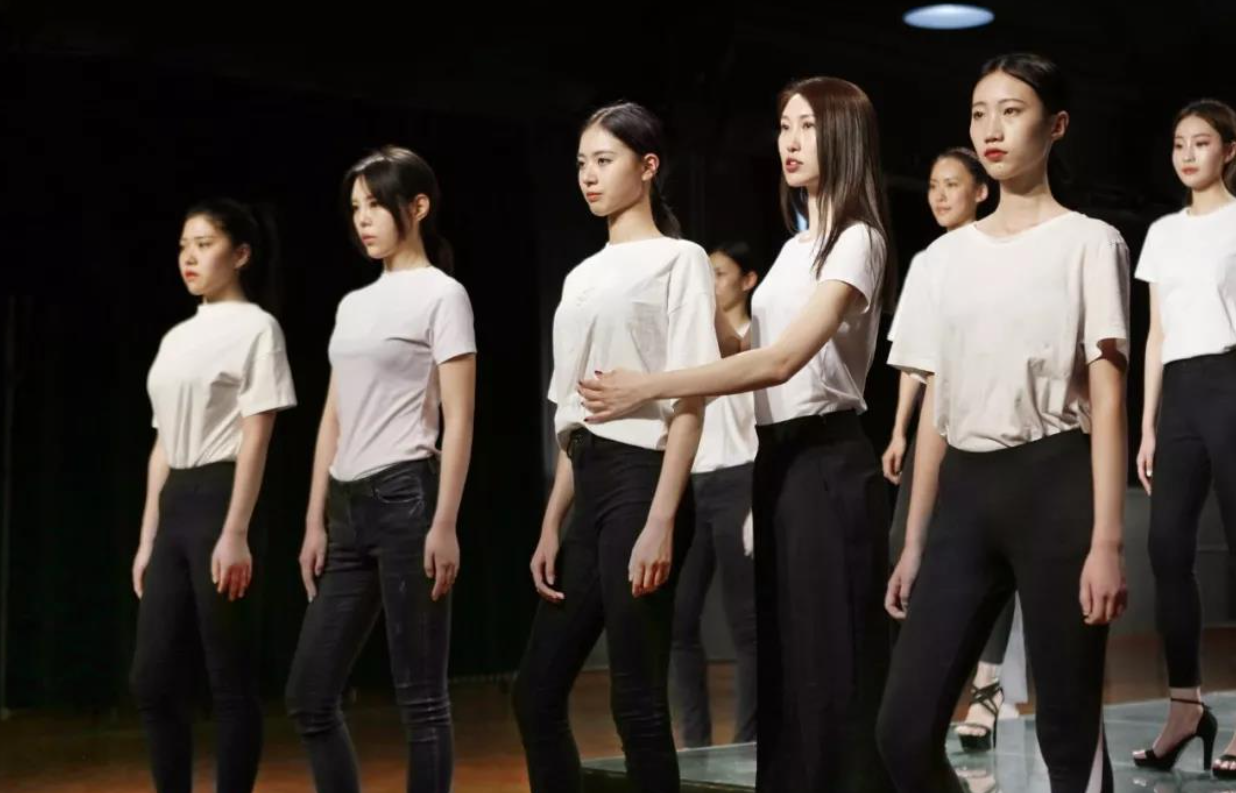 名校梦恐破碎，多所985高校发通知，暂停高水平艺术团招生