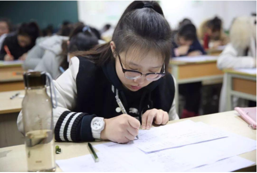 又一个白湘菱？安徽考生663分仍被英语拖后腿，清北该破格录取吗