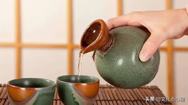 那些喝酒打趣的段子，你知道吗？背几个，用得上。
