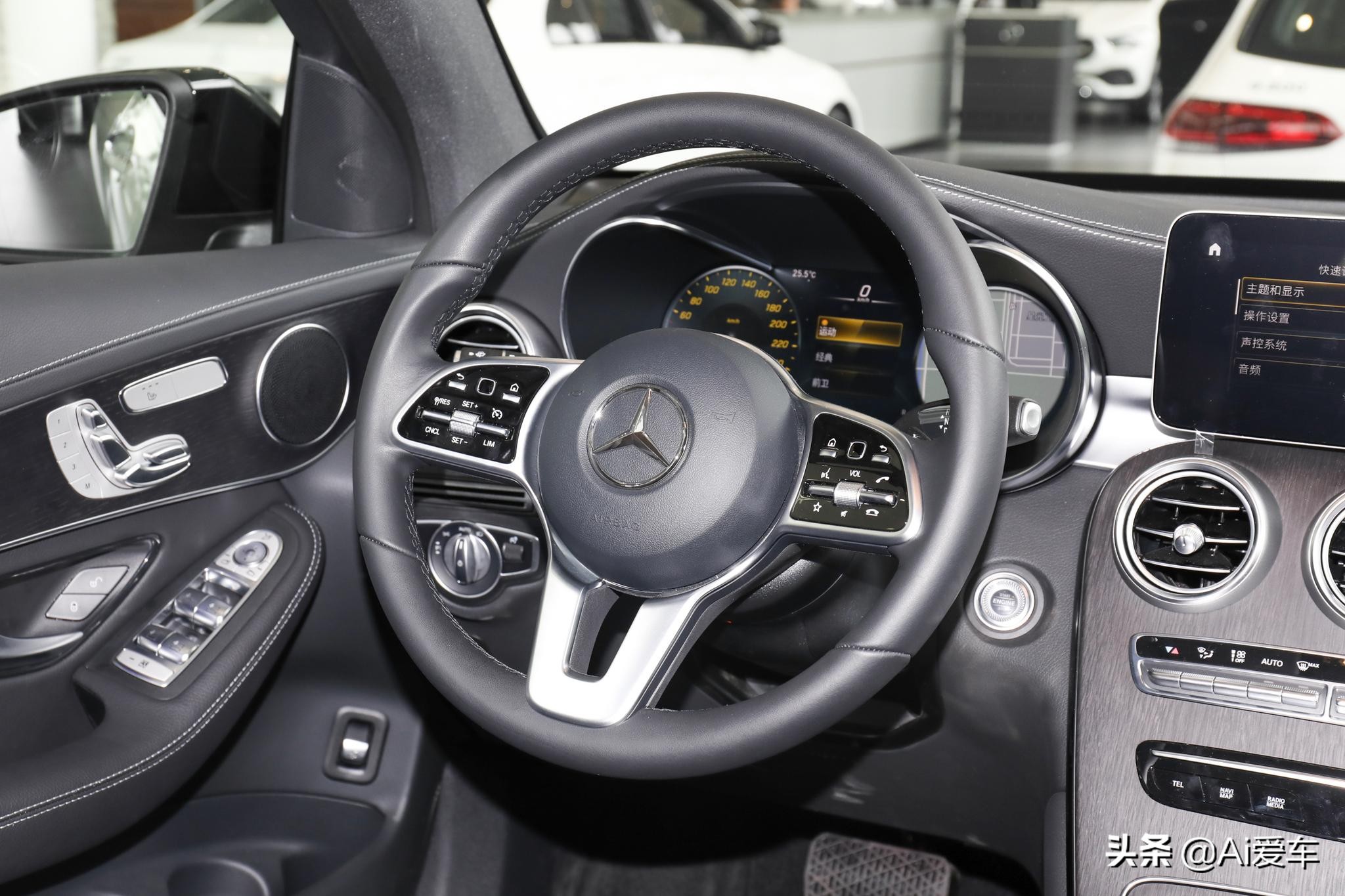 2.0T+258马力，奔驰家进口轿跑SUV,9AT自动带有四驱，奔驰GLC轿跑