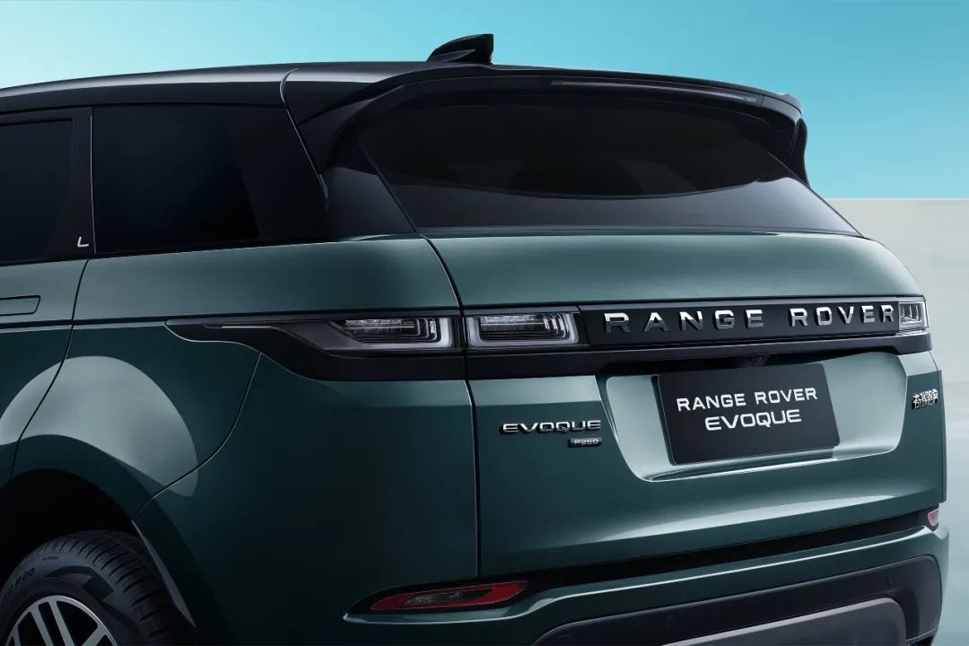 路虎揽胜极光L对比奥迪Q5L，BBA缺芯让二线豪华支棱起来了？