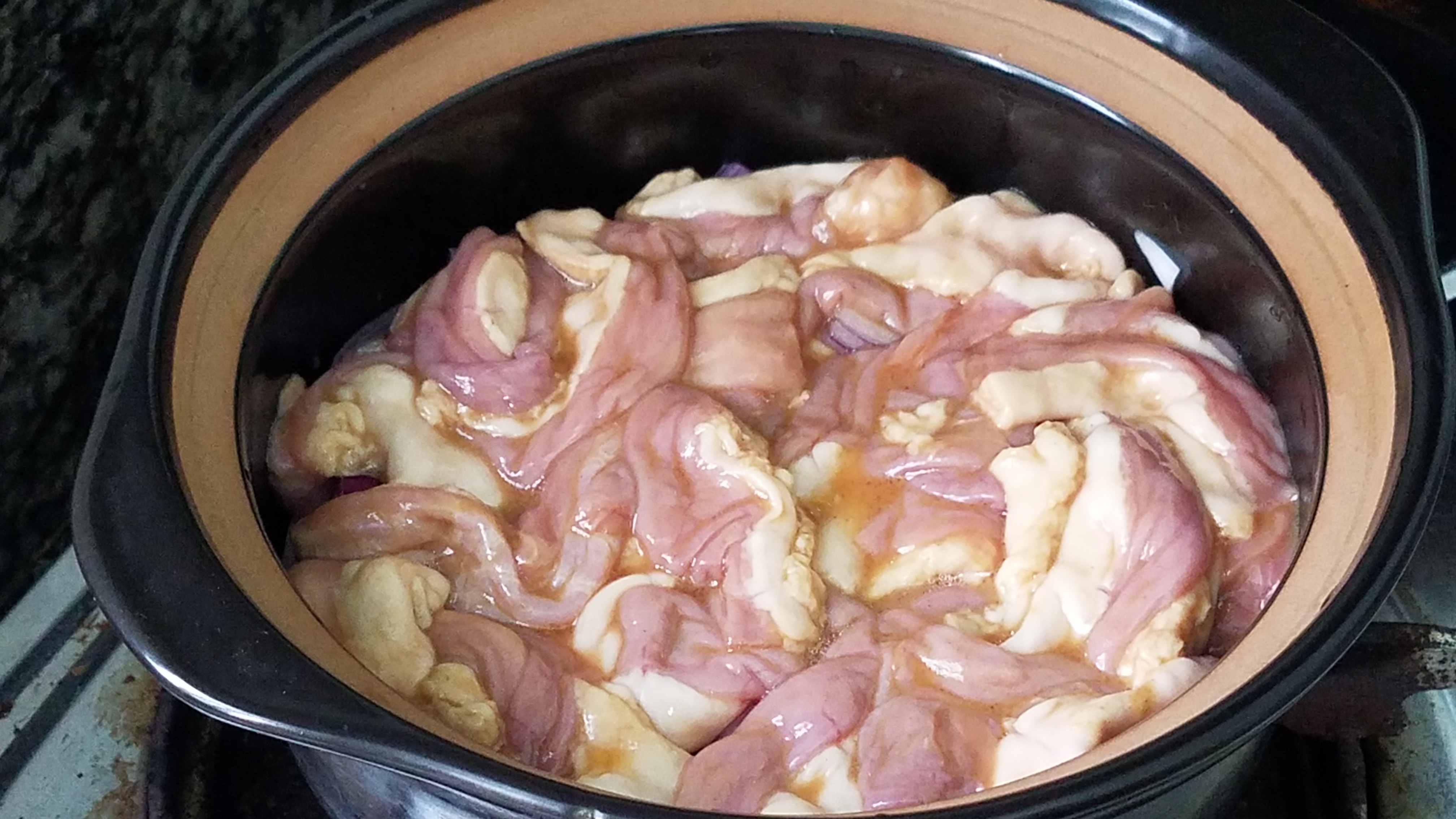 砂锅里倒进10块钱粉肠、原来这么好吃、家常菜做法、超简单