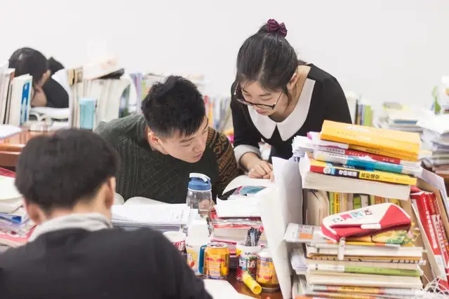 武汉大学法学院推免生，竟有18人来自北大，网友：不可思议