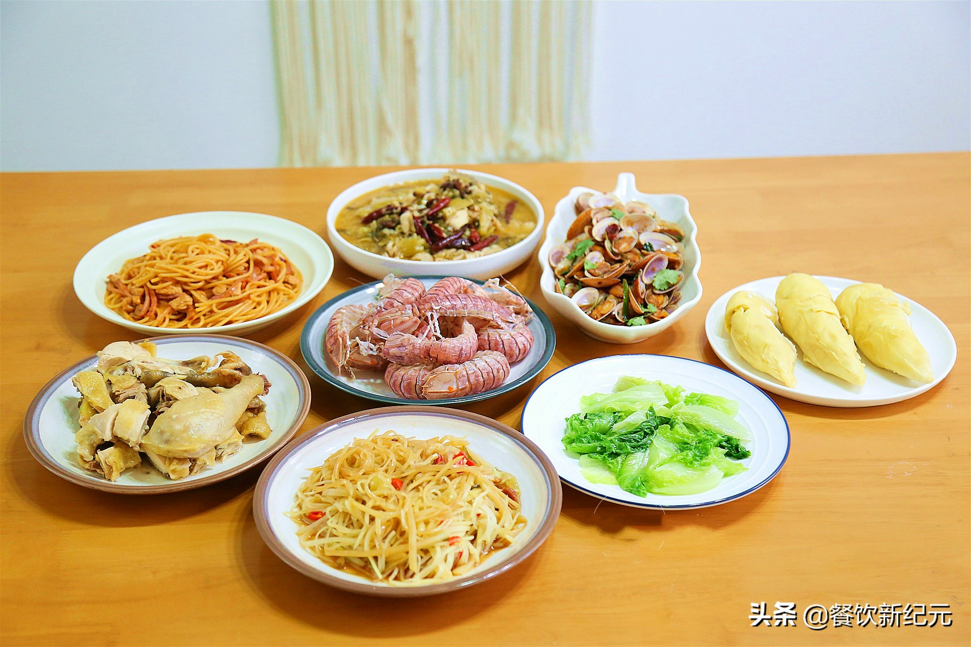 看完高考前的晚餐，再看高考后的晚餐，网友：没有对比就没有伤害