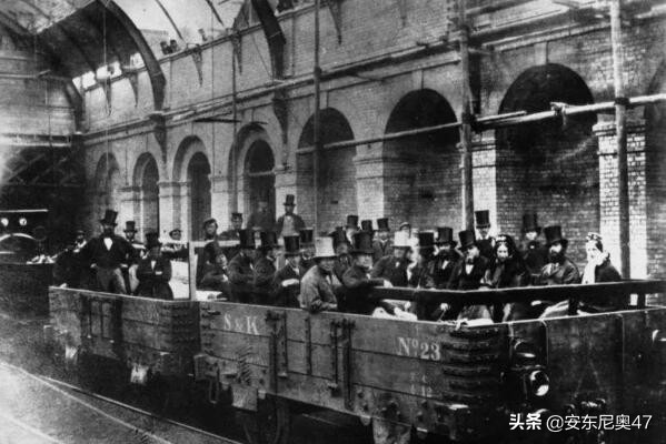 世界第一条地铁（世界上第一条地铁，英国伦敦1863年的大都会地铁）