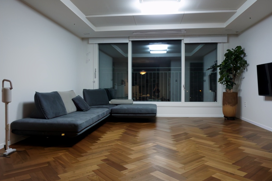 3个月扔一半家具，这100㎡房装修让人惊讶，有娃的家庭得看看