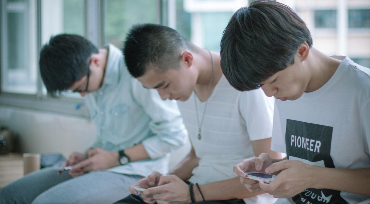 初中生身高有参考标准，12岁男孩超过150才合格，你拖后腿了吗？