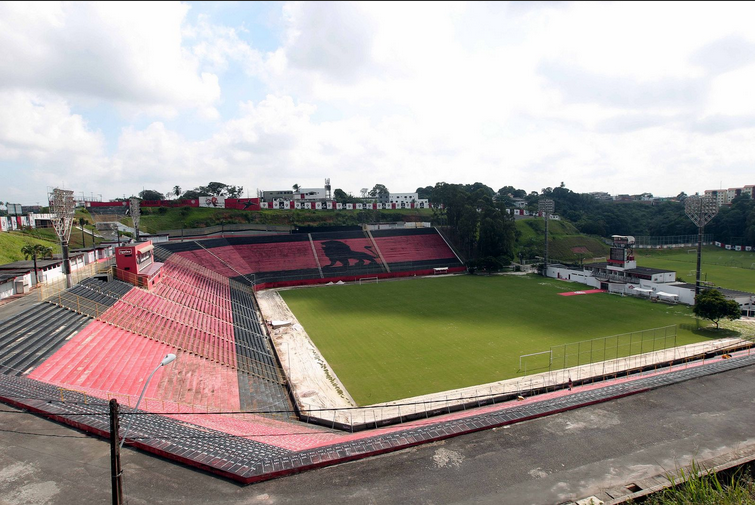 好坏参半,巴西第二级别联赛球场 - 三甲体育