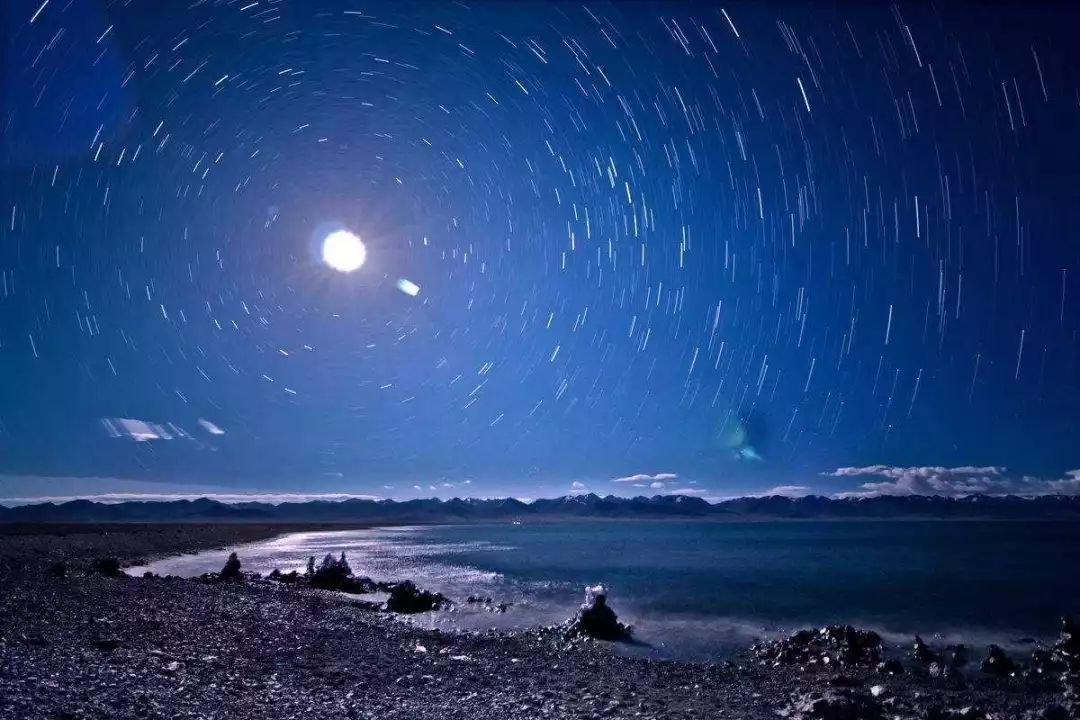 微微风簇浪,散作满河星