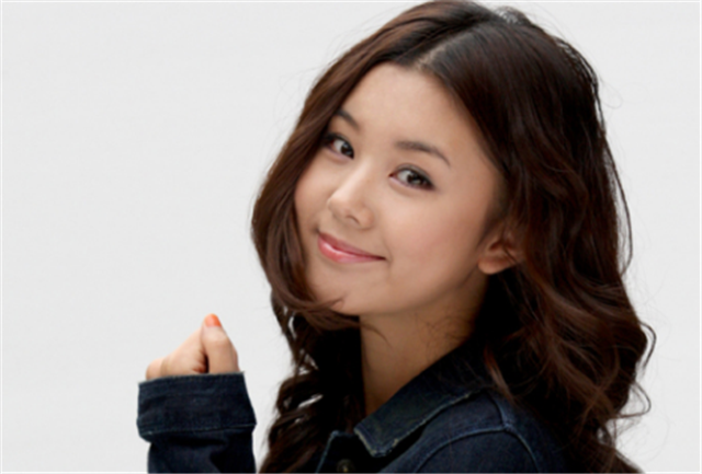 15岁入行，出道20年从不拍吻戏，结婚嫁初恋，李小萌不觉得亏