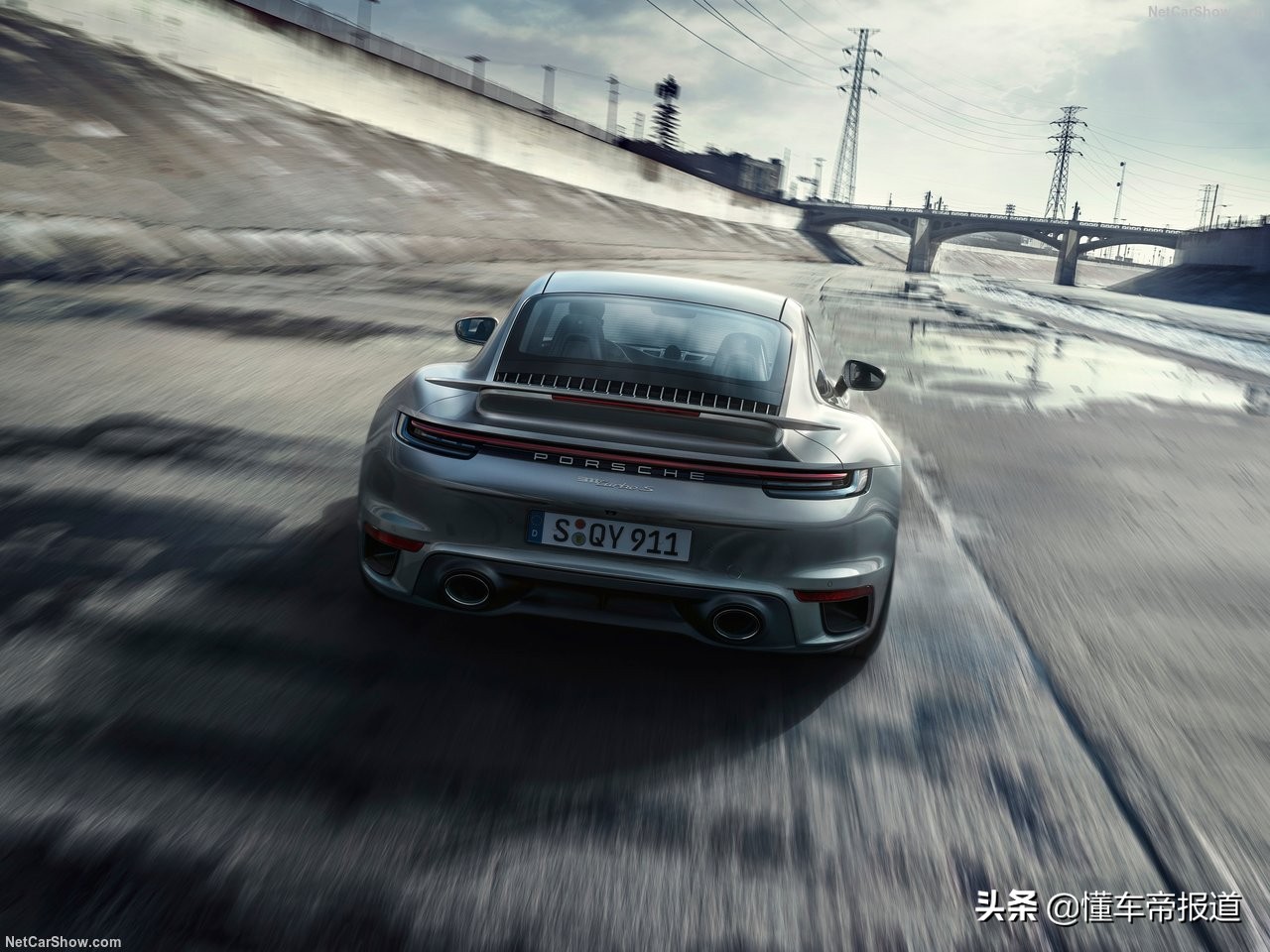 疯狂的“青蛙”！保时捷911 Turbo S新车解析 