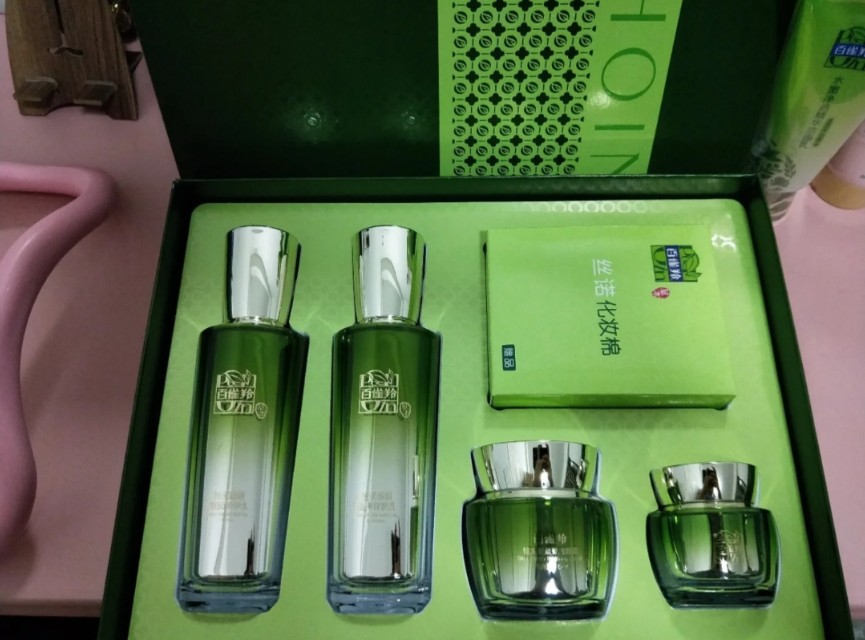 5个国产护肤老品牌，凡士林打了漂亮翻身仗，百雀羚可长点心吧！