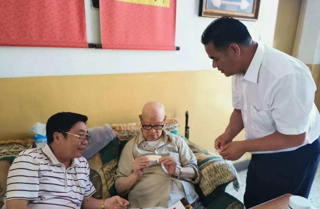 至今仍健在的开国将帅还有四位，目前都已过百岁，他们都是谁？