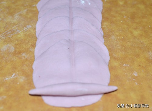 紫薯玫瑰花馒头（手把手教你做出宝宝都爱吃的玫瑰花馒头）